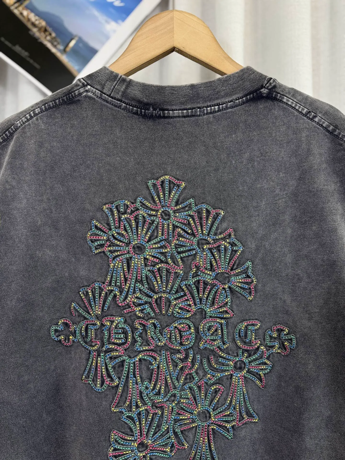 P220 ch high version Chrome Hearts 2025 spring and summer new horseshoe cross print washed appliqué short-sleeved T-shirt, fabric: 26 double yarns, 320 grams weight, heavy wash ➕ fried color + color embroidery Printing process: color embroidery Color: washed gray Size: S M L XL Style number: 5165